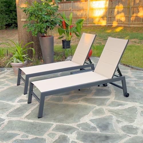 Outdoor Patio Chaise Lounge Set of 2 Aluminum Frame with Wheels Side Table Beige Textilene vovaloop